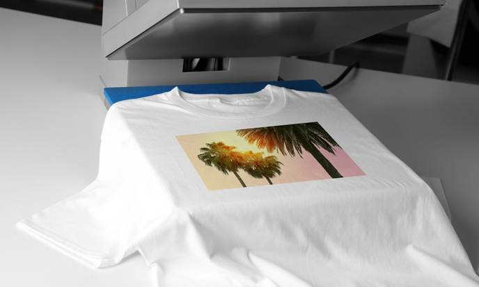 techniki nadruku na ubraniach