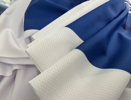 Sublimacja na odzieży – co warto wiedzieć przed rozpoczęciem produkcji?